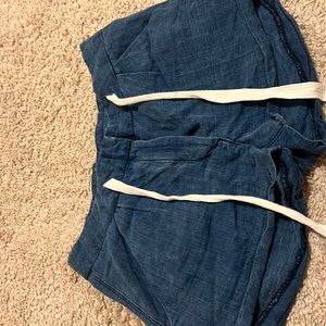 Aritzia Wilfred Jean Shorts Size 2